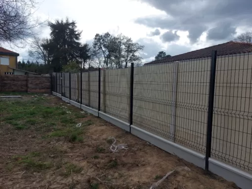 Pose de clôture autour d'une maison à Dax, Dax, BJA Terrassement